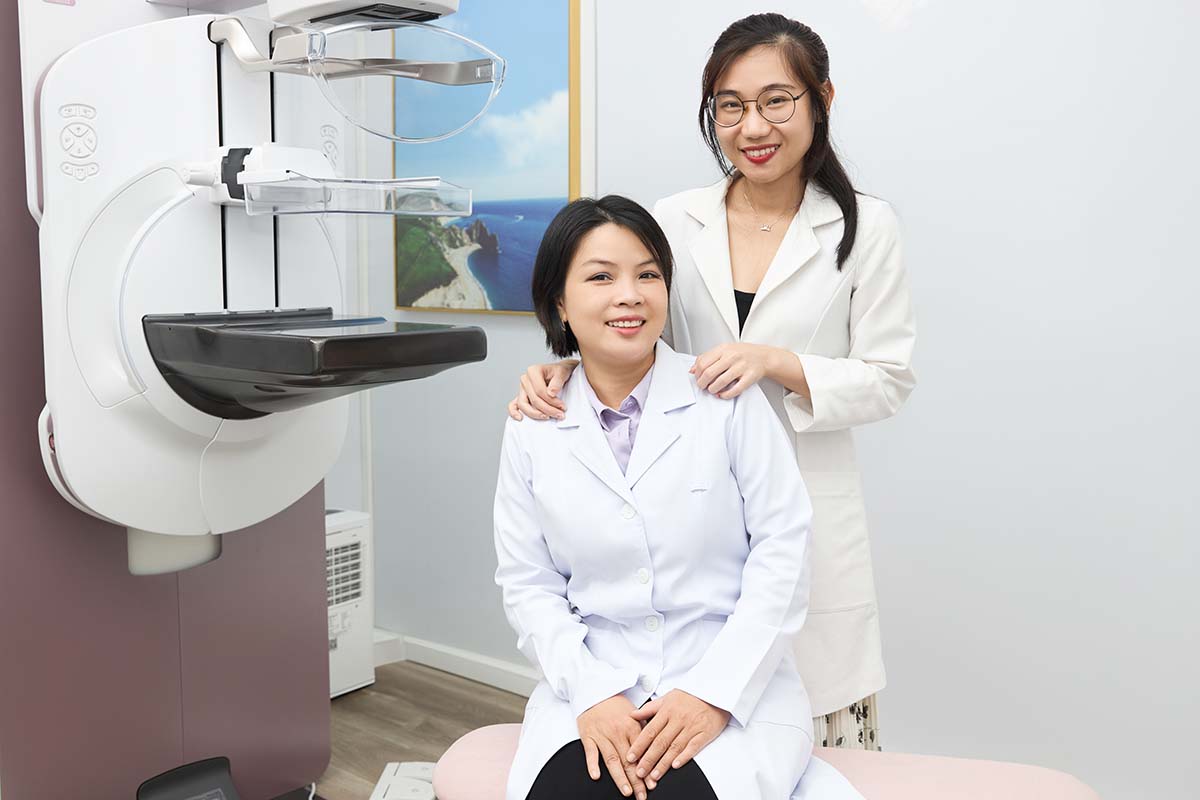 bac-si-trang-chuyen-tam-soat-ung-thu-vu-oncoclinic